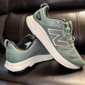 New Balance 460v4 Olive Green. Women’s 12/Mens 10.5 Wide ((UNISEX)